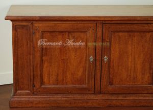Credenza bassa da 250 cm con 4 ante in noce massiccio arte povera adatta come mobile Tv da salotto